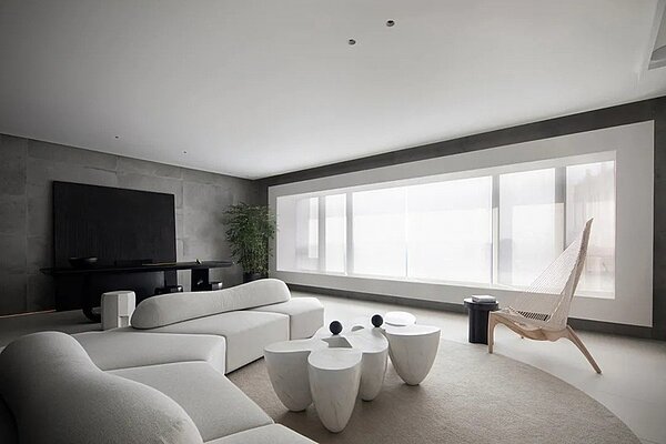 向太霸氣擲6億在北京買下136坪豪宅,感謝郭碧婷產下孫女「小奶皇」。圖/取自微博