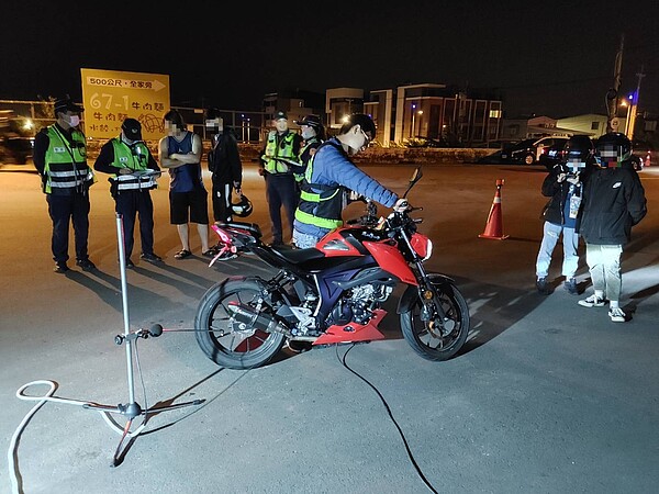 明年預計將租賃8套聲音照相設備,配合行政院環保署正研訂的車輛行駛中噪音管制標準,加強取締改裝車輛噪音。圖/台中市政府提供