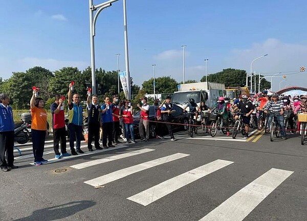 鄉鎮市公所共推節電 ，莿桐自行車稻浪采風節電活動登場。圖／雲林縣新聞處提供