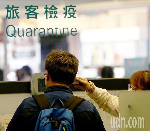 中央流行疫情指揮中心公布秋冬專案,針對邊境、社區與檢驗訂出三大防線。本報資料照片