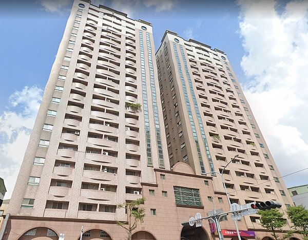 「極品21」是新莊區消費者指名度最高的社區之一。圖/Google Map