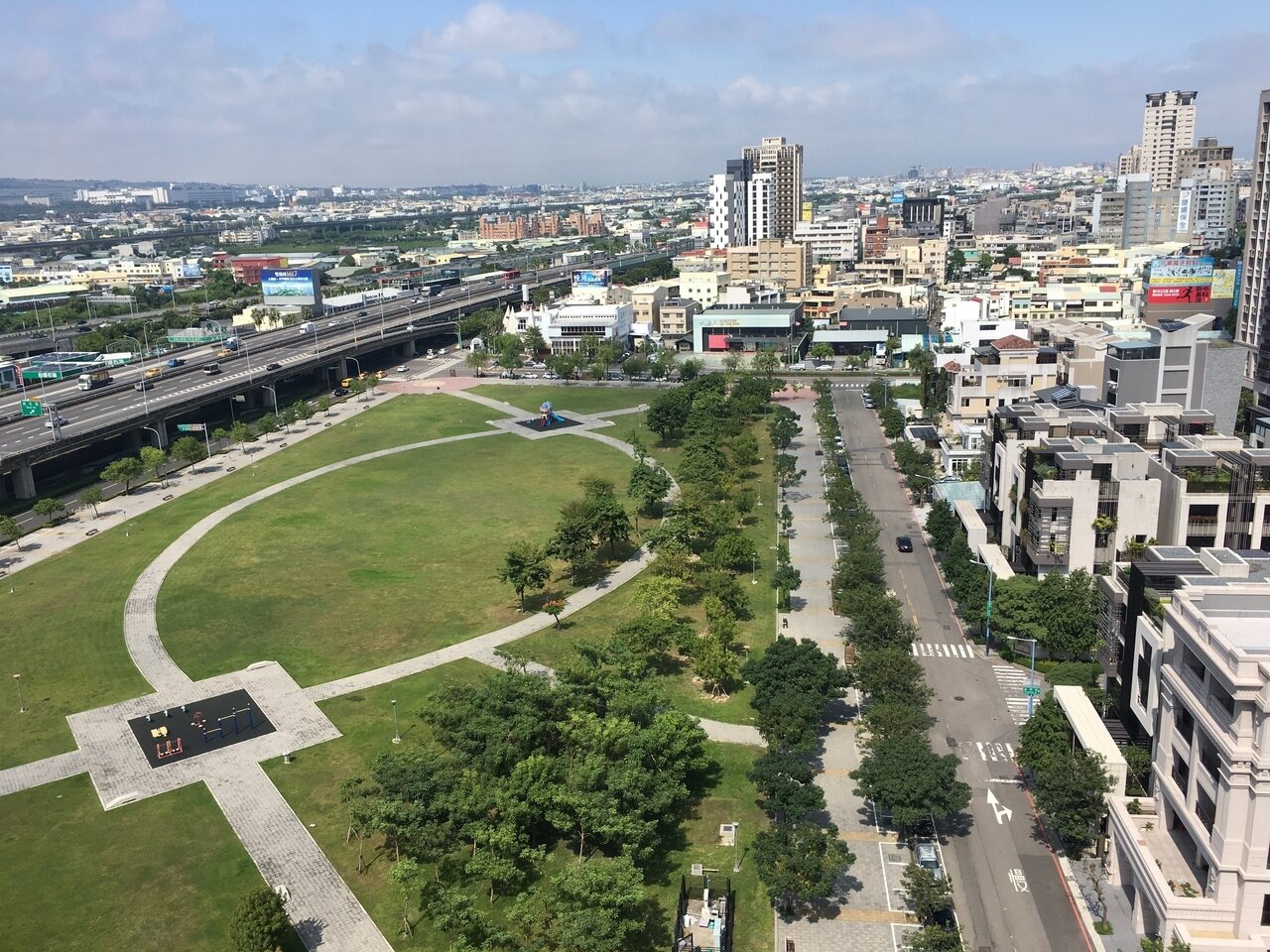 愛開車的台中人對購屋地點的選擇上更頃向於匝道直達區域。圖/聯合資料照