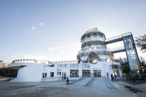 南寮旅遊服務中心設立14年第一次大改造。圖/新竹市產發處提供