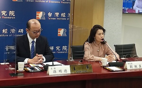 台灣經濟研究院研究員劉佩真指出,政府房市相關政策的推動,可以壓抑一些賣家的氣燄及抑制投資客。圖/好房網News記者林和謙攝