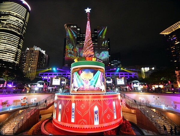 新北歡樂耶誕城一系列活動開跑,有網友提問板橋還有哪些好吃好玩的。 圖擷自新北歡樂耶誕城官網