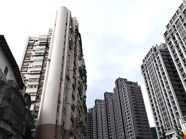 針對投資客辦理房貸,銀行也會評估其風險性、財務狀況及還款能力,在授信條件上會有所差異。圖/好房網News記者林和謙攝