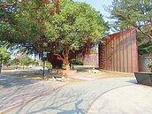 八卦山大佛旁　彰縣擬蓋旅館