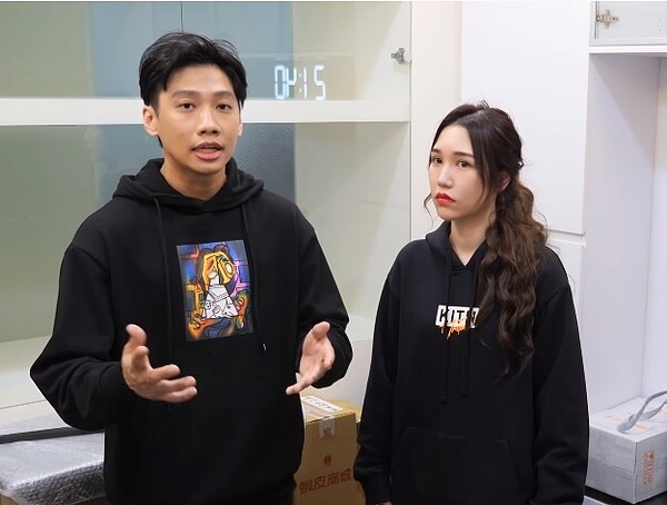 YouTuber尼克與老婆Ashly拍影片首度揭露,入住不到一年出售新家搬出的真實原因。圖/截自YouTube《尼克&ASHLY》
