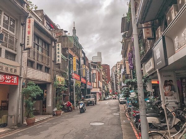 通化里也包含文昌傢俱街,所有傢俱在這裡都買的到!(圖/楊佩庭攝)