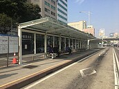 北市公車專用道候車亭升級　長廊式設計空間增4倍