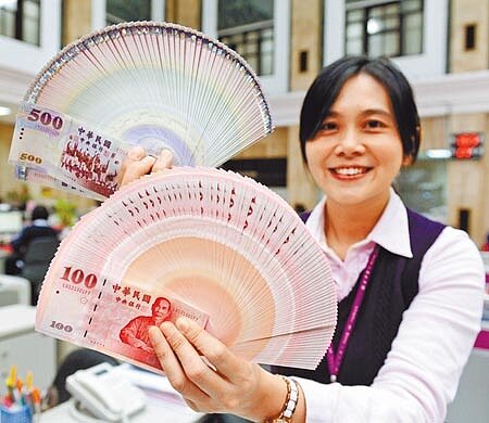 今年投資市場很特別，不再只是中老年、有錢人專利，年輕人透過多元化的交易機制，也跟上這波金融市場的漲勢，尤其在FinTech助攻下，年輕人參與資本市場將成常態。（本報資料照片） 