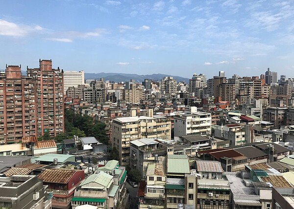 行政院今天推出多項打炒房措施,房市名嘴Sway認為行政院這樣的宣示,只是做做表面。 記者游智文/攝影