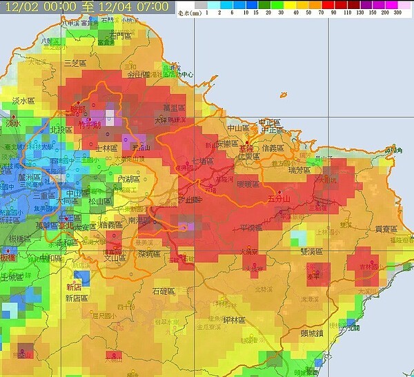 鄭明典以12月2日至今天上午7時的累積降雨圖，分析大屯山遮蔽效應。圖／取自鄭明典臉書