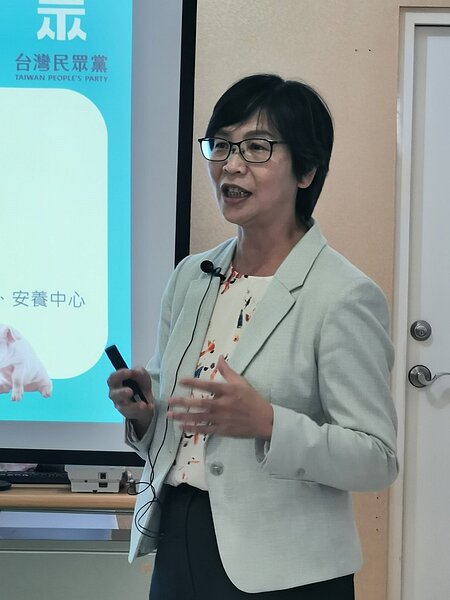 民眾黨今舉辦「全民健康保險開源、節流公聽會」，民眾黨立委蔡壁如表示，健保會近期決議將4.97%，以及5.47％至5.52％兩案報請衛福部決議後請行政院核定，但無論通過哪一案，三年後健保收支仍將失衡。 圖／聯合報系資料照