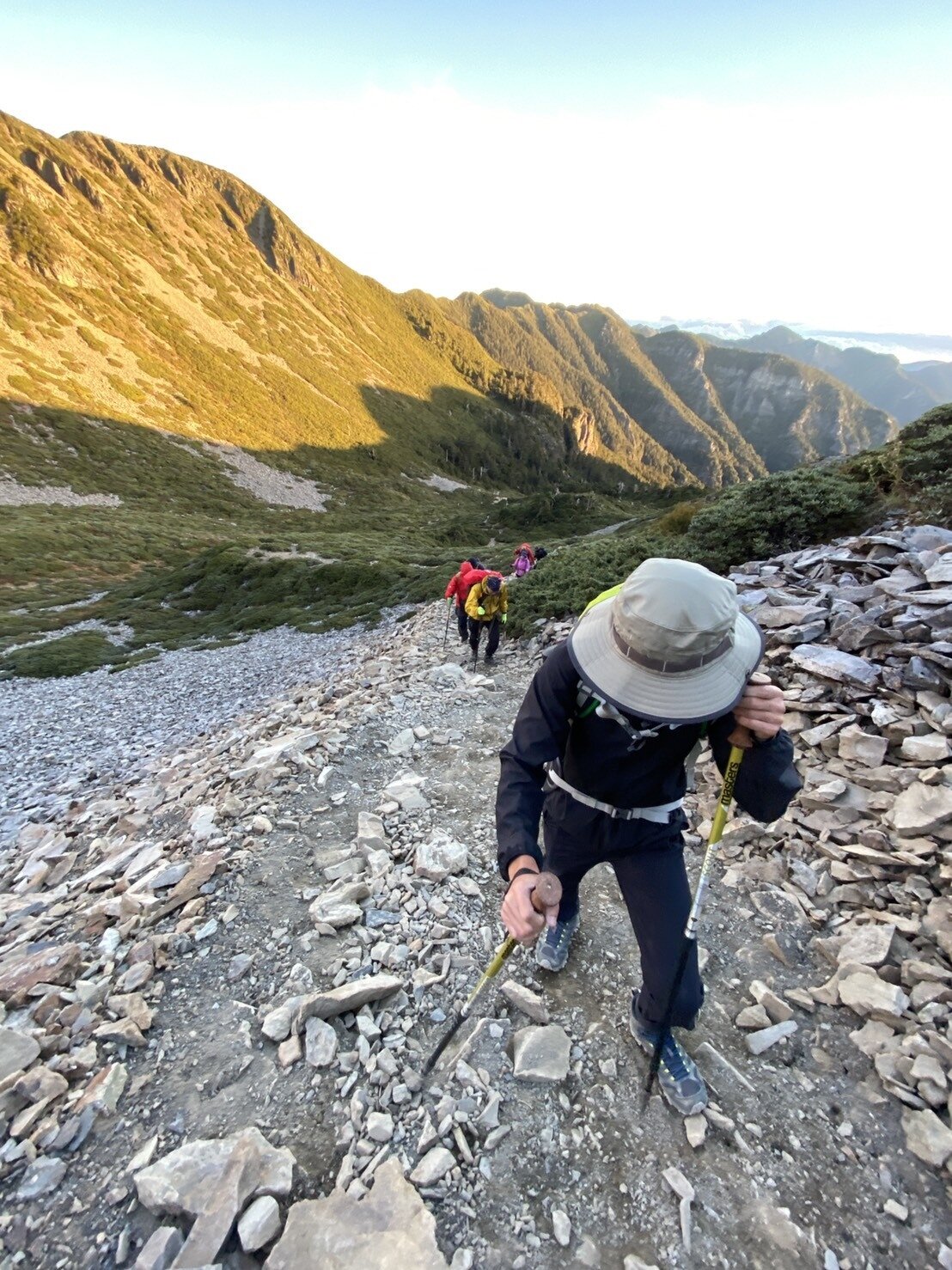 台灣高山地形氣候多變,登山前需有計畫準備,才能降低風險。記者江良誠/攝影