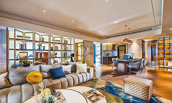 大陸建設與日本大和房屋集團合資成立汎陸建設，首案以高雄亞洲新灣區頂級住宅「和陸寓邸」與高雄第一座日系飯店「高雄日航酒店」起步。圖為「和陸寓邸」樣品屋。（大陸建設提供）