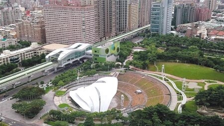 台中捷運綠線即將開通，「逐捷運而居」的軌道經濟，料將成引領台中房市未來10年發展的新趨勢。圖／曾麗芳