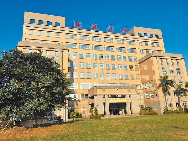 康寧大學台南校區被教育部決議停止招生後,因指派專案副教授蘇志汾身兼7個主管職務,被外界批評形同擺爛。圖/中時電子報資料照片