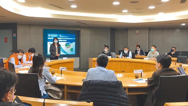 新北市地政局7日舉辦塭仔圳市地重劃第二區工程招標公開閱覽說明會,共4家廠商出席。(新北市地政局提供/許哲瑗新北傳真)