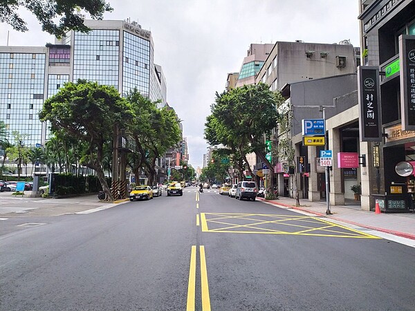 林森北路路面更新後。圖／台北市新工處提供