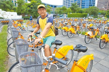 台北市交通局2019年起將YouBike委託給微笑單車公司經營，去年營收未達3.6億元，市府超額權利金0進帳。（本報資料照片）