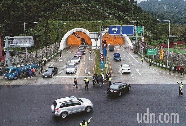 還未繳納今年度汽燃費的車主注意，交通部公路總局各區監理所已寄出催繳通知書，補繳期限至今年底止，逾期未繳納將開罰並移送執行。圖／聯合報系資料照