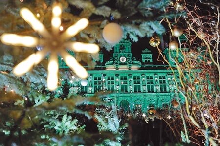 受疫情干擾影響,人力銀行昨公布「年終獎金與尾牙規劃調查」指出,74%的企業,預估在「牛年」農曆年前將發放年終獎金,比例不僅低於去年9成、大降15.6%,年終獎金平均發放僅1.11個月,創9年以來新低(中時資料照片)