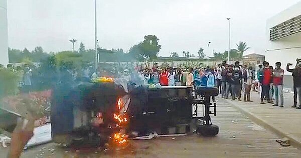 緯創在印度生產蘋果手機的工廠日前發生暴動,據傳為數可觀的iPhone手機失竊,損失達16.7億元。(摘自推特)