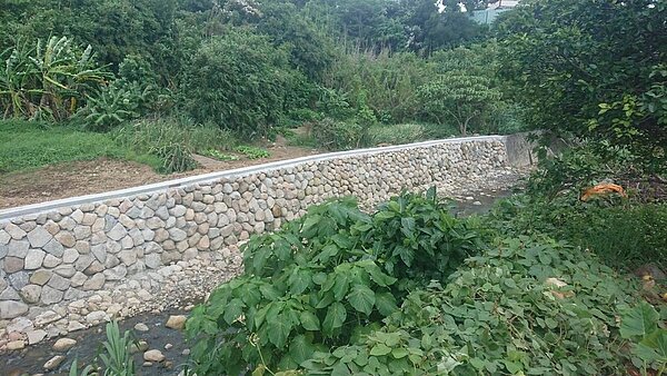 拆除鼎塊、新設砌石護岸。圖/新北市政府提供