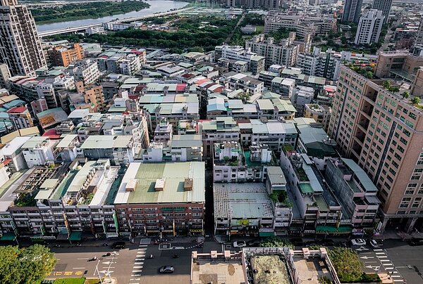 都更二箭又一案,板橋富豪社區整合成功。圖/新北市政府城鄉發展局提供