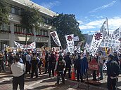 台東成功鎮都歷垃圾掩埋場展期　部落族人抗議