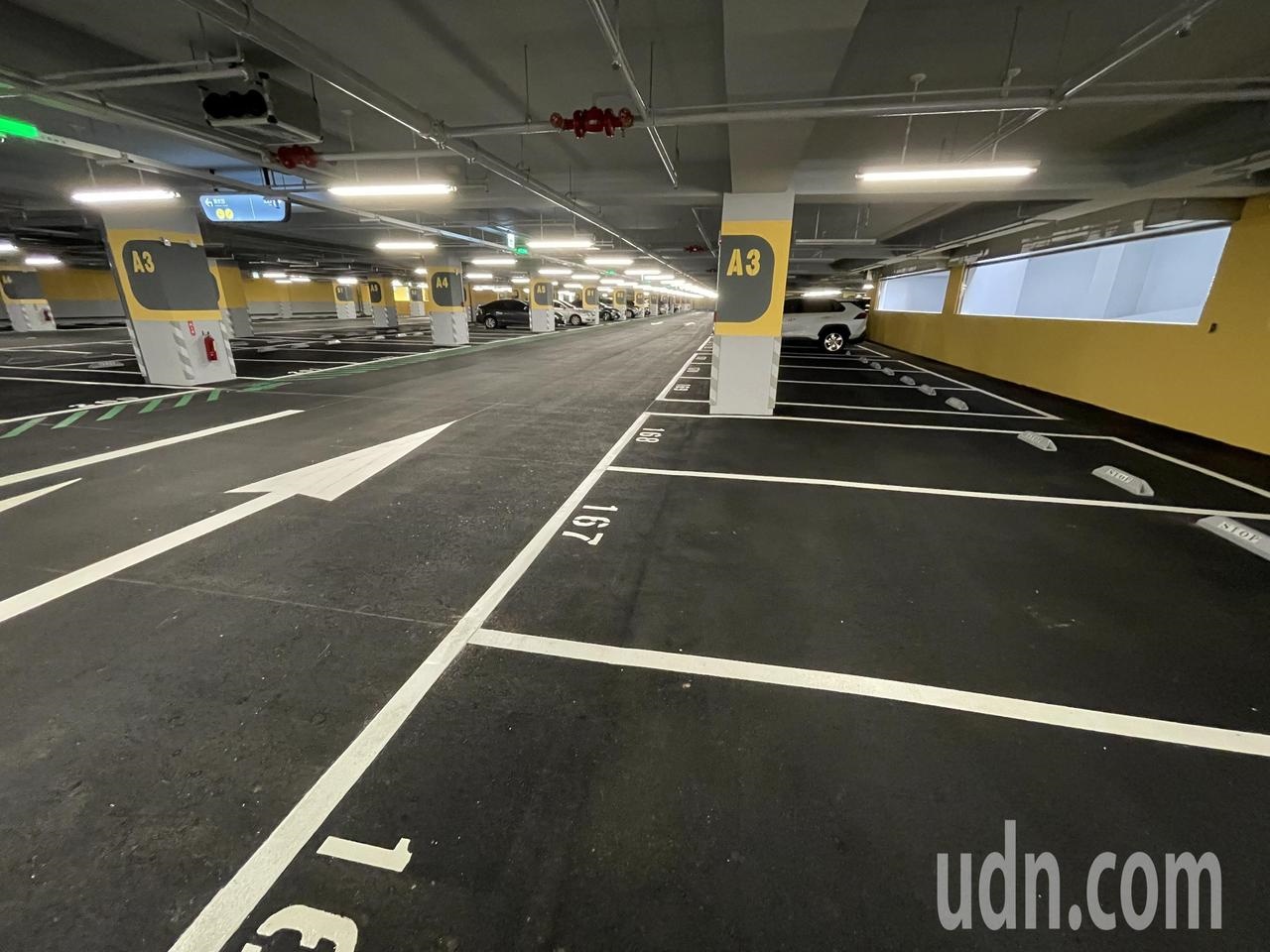 板橋音樂公園地下停車場今正式啟用，提供511個汽車停車位、100個機車停車位，且免費停車到這個月底。記者王敏旭／攝影