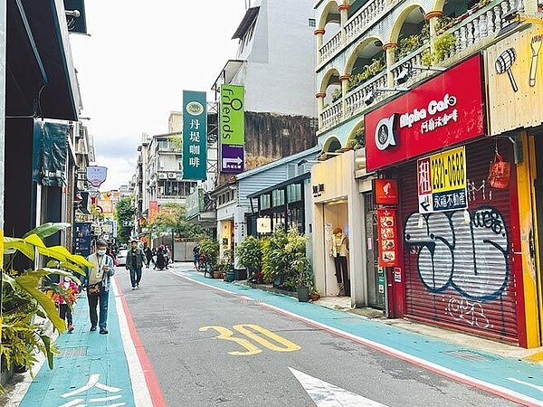 台北市永康商圈遊客稀稀落落。（吳康瑋攝）