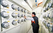 工業、服務業　用電兩樣情