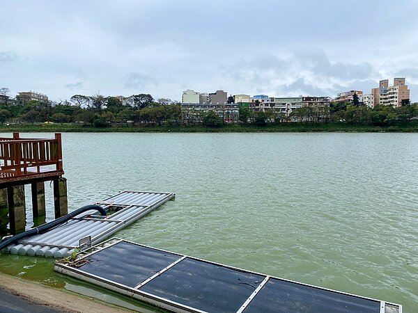 員08池埤塘水量約8萬噸,若以每天抽水2000噸來計算,約可供應1萬人每月的用水。圖/桃園市政府提供