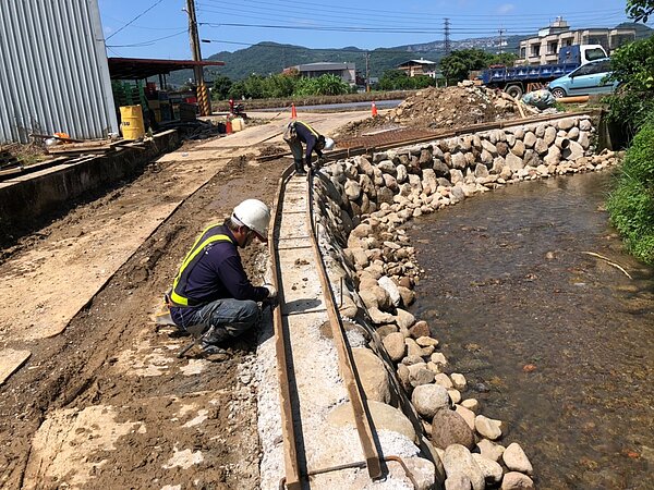 南勢溪整治經費109萬元、整治長度100公尺。圖/新北市水利局提供