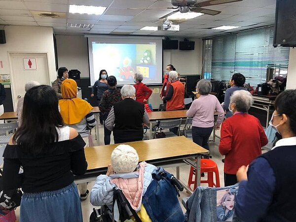 江翠里邀樂齡長者玩遊戲