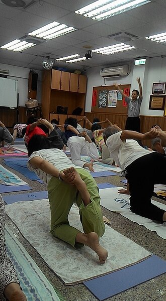 老人瑜珈班。擷取自林坤信臉書