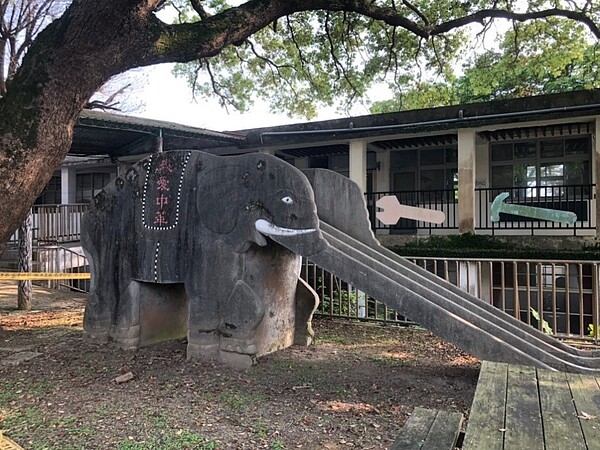 陽明山國小特色建築-大象溜滑梯（攝自林思函）