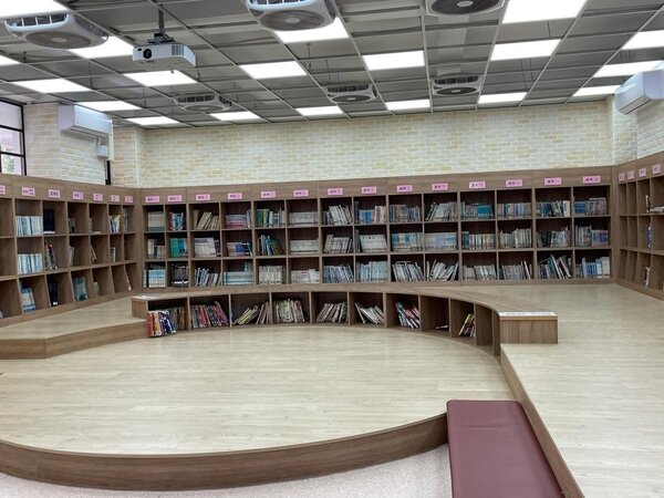 蘭雅國小改建後的圖書館。（圖/劉佩婷攝）