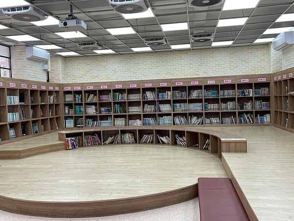 蘭雅國小改建後的圖書館。(圖/劉佩婷攝)