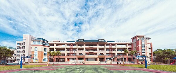 三峽北大社區內的3所國小已連續5年滿額,連帶造成周邊的柑園國小、三峽國小出現增班狀況。(新北市教育局提供/蔡雯如新北傳真)