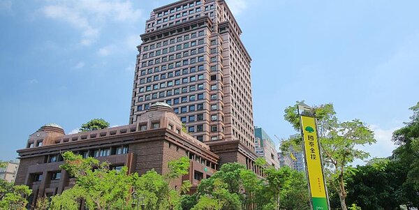 金市場大好,富邦金、國泰金獲利及配息皆優,3日成為大盤抗跌尖兵。圖/國泰金提供