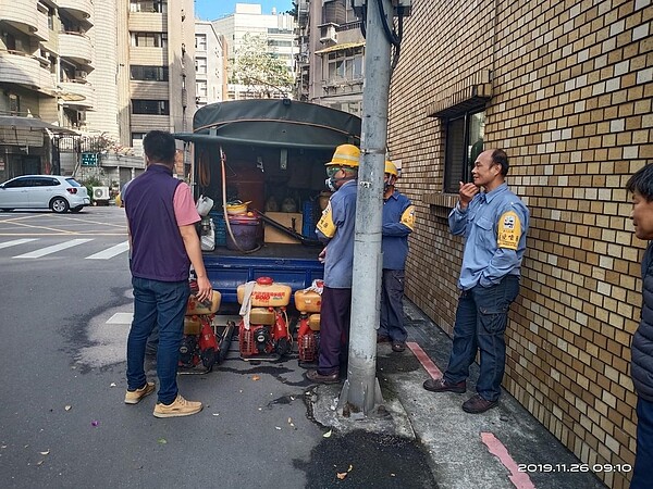 里長陳麒中相當重視道路環境，永遠以里民方便為優先。圖／陳麒中提供