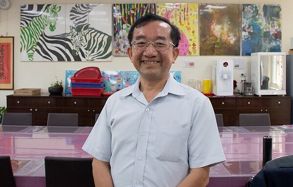 林松金校長規劃許多活動，讓孩子們探索興趣。圖／江翊柔攝