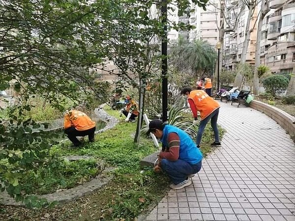 成立維修志工團,改善社區戶外環境。圖/記者夏曉山攝影