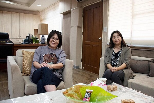 校長劉碧賢、教務主任李怡樺推廣多元、跨域教育。圖／江翊柔攝