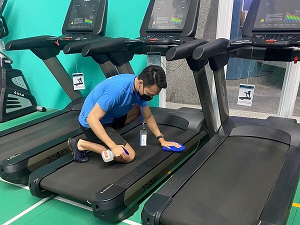 即日起至6月6日,台中市營運中的國民運動中心將加強防疫、擴大消毒。圖/台中市運動局提供