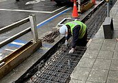 解決大雨後積水問題！北市長安東路2段側溝更新工程完工