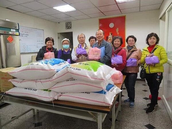 敬老禮金逢年過節發放，博老人開心。圖／記者吳素蘭攝影